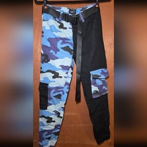 Rue 21 Blue Black Split Camo Cargo Pants Women’s M